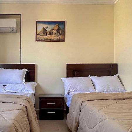Queen Pyramids View Apartment Каир Экстерьер фото